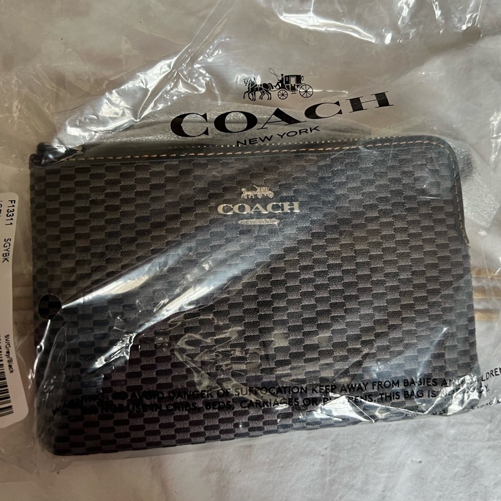Coach Black/Grey Wristlet Bag - Picture 3 of 7